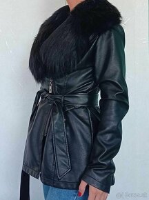 Dámsky čierny koženkový kabát MAYO CHIX - veľkosť S - 7