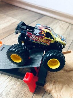 Hot Wheels - Monster Truck - 7