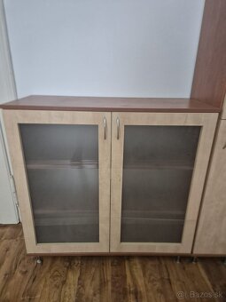 Predám kancelársky nábytok zo zrušenej prevádzky - 7