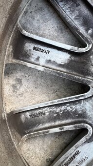 Originálne elektróny 19" Volvo - 7