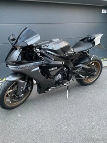 Yamaha R1 2016 - 7