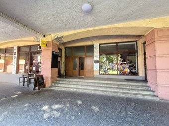 Svetlá kancelária 21m2 na námestí v Novej Dubnici - 7