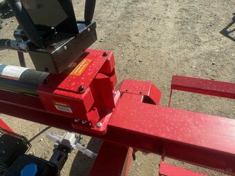 Štiepačka dreva 50T - 7