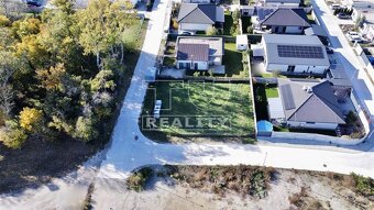 ZAČNITE STAVAŤ EŠTE TENTO ROK POZEMOK V HRUBEJ BORŠI –... - 7