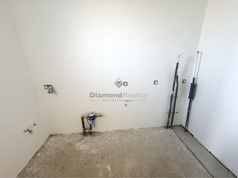 RezervovanéNa predaj kvalitná novostavba v obci Svätoplukov - 7