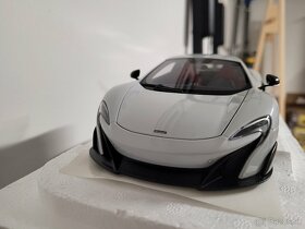 Model 1:18 McLaren 675 LT Autoart - 7