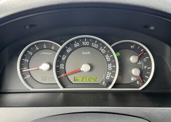 Kia Sorento 2.5CRDi 4x4 AUTOMAT TAŽNÉ ALU nafta automat - 7
