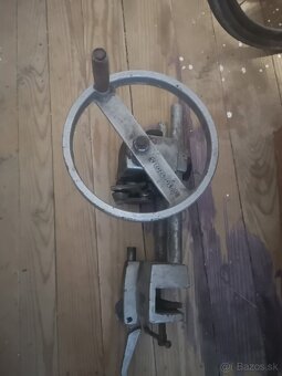 Zatvárač a otvárač na konzervi - 7