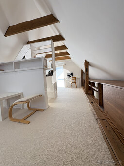 IBA U NÁS  Reality KOMPLEX s.r.o. Vám ponúka na PREDAJ zr - 7