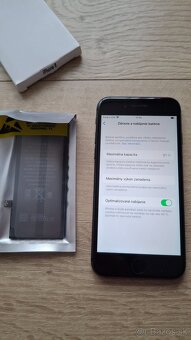 iPhone 8 64GB (+ NOVÁ BATÉRIA) - 7