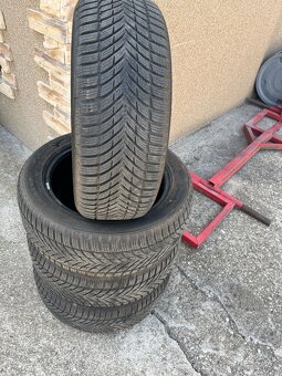 NOKIAN 215/55 R17 Celoročne - 7