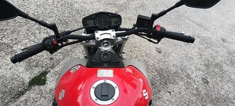 Suzuki gsr 600 - 7