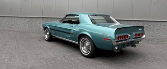Ford Mustang - 7