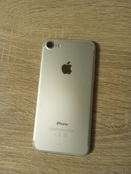 iPhone 7 / 32GB Biely - 7