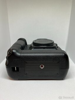 Canon 5D mark i (classic) + BG-E4 - 7