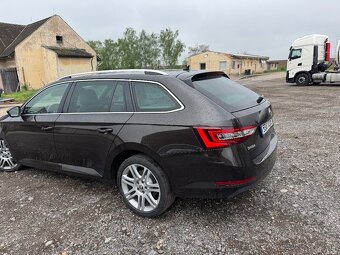 Prodám Škodu Superb 3 1.6 TDi 88kw rok 4/2018,najeto 273 000 - 7