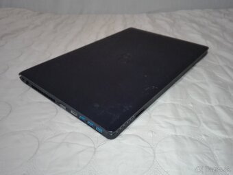 Fujitsu. i3-6006U.15,6“FHD. 1 000 GB. 12 GB DDR4. - 7