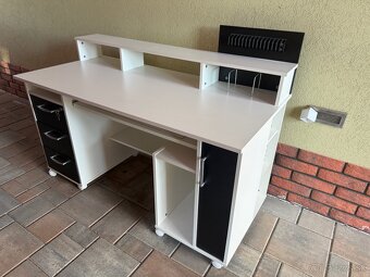 Pisaci stolik - 7