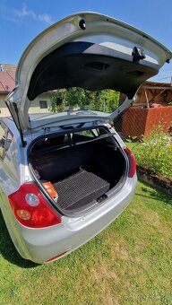 KIA Cee'd 1.6CRDi hatchback - 7