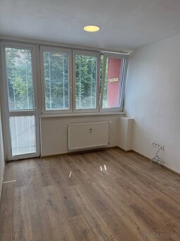Na predaj aj na splátky popri nájme 3 izbový byt v Handlovej - 7