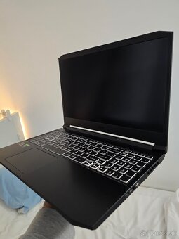 Predám herný notebook Acer Nitro 5 - 7