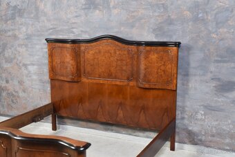 POSTEL Z ORECHOVÉHO DREVA - 7