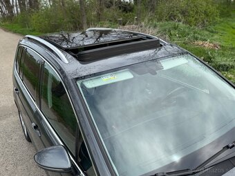 Volkswagen Touran model 2019 7 miestny - 7