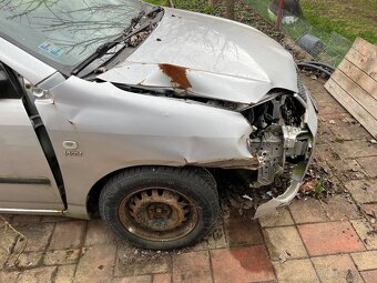 Toyota corolla vvt-i 1,4 - 7