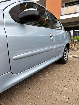 Predám Peugeot 206 1.4 Benzín - 7