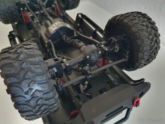 RC model Land Rover 1:16 4x4 plne osvetlený - 7