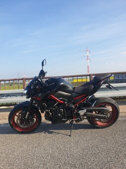 Kawasaki Z900 - 7