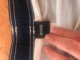 HUGO BOSS originál pánske kratasy/plavky L - 7