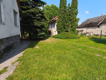 V ČAKLOVE na predaj starší rodinný dom s veľkým pozemkom - 7