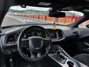 Dodge challenger SRT 392 6.4 V8 362kw - 7
