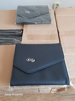 Darujem za odvoz tašky z umelej kože na doklady - 7