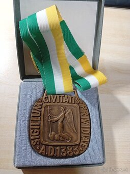 Odznaky a medaile - 7