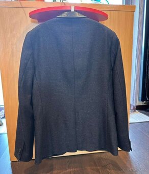 Úplne nenosený nový H&M exkluzívny vlnený oblek s kožou - 7