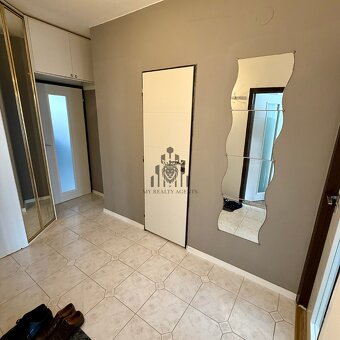Na predaj 2 a pol izb. byt s loggiou 63 m2 – Viedenská ul., - 7