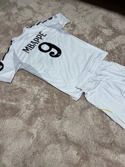 Mbappé futbalový dres - 7