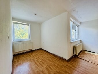 5 izbový byt s 2 kuchyňami a kúpeľňami v centre Svidníka - 7