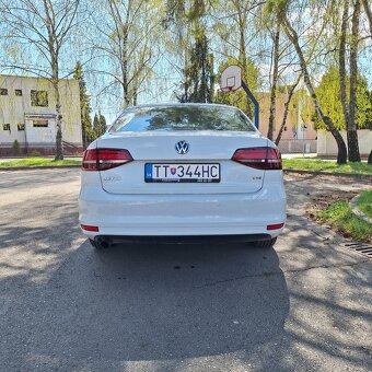 Volkswagen Jetta - 7