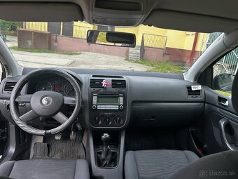 Volkswagen Golf V Comfortline 1.4 Benzín (55 kW) – 2004 - 7