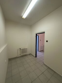 Obchodné priestory v centre mesta Sereď 30m2 - 7