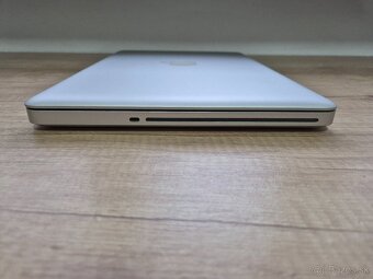 MacBook Pro (13-inch, 2009) /Core 2 Duo/4GB RAM/256GB SSD - 7