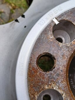 Zimná originál BMW sada 245/40 R19 - 7