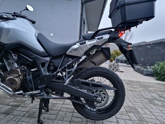 Honda Africa Twin CRF 1000L r,v. 2016, manuál, 2majiteľ - 7