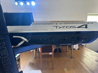 ✅Yamaha TYROS 4 + tvrdý rack a ozvučenie - 7