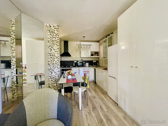 A-W REAL / ČIASTOČNE PREROBENÝ 1-IZBOVÝ BYT NA PRÍZEMÍ V CEN - 7