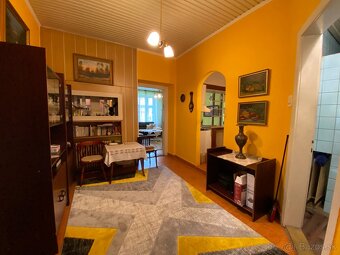 Trojizbový rodinný dom v širšom centre mesta Lučenec - 7