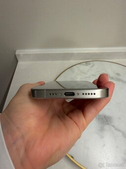 Predám iPhone 15 Pro Natural Titanium, 128 GB + kryt apple - 7